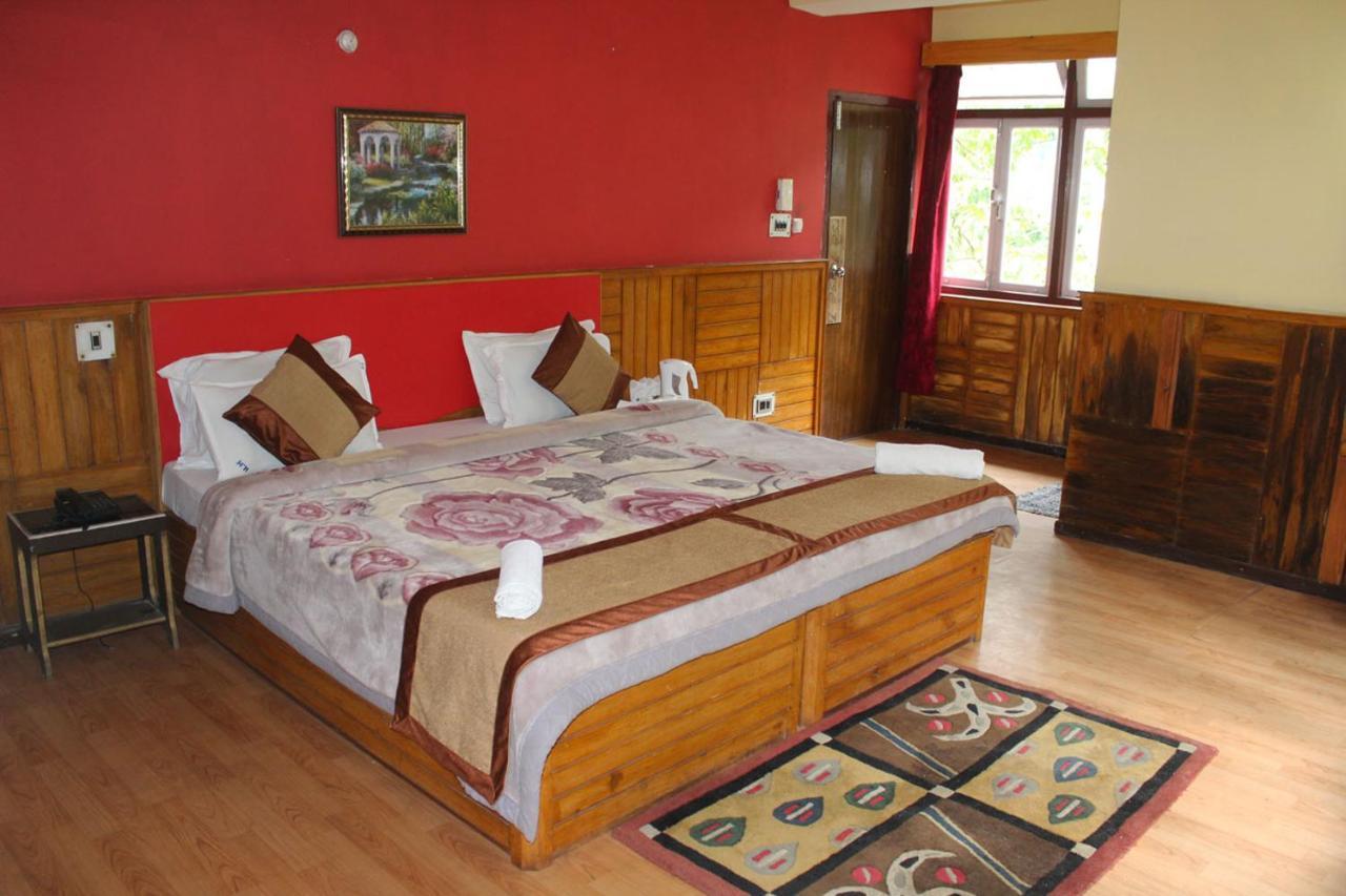 Norling Retreat Hotel Pelling Exterior foto