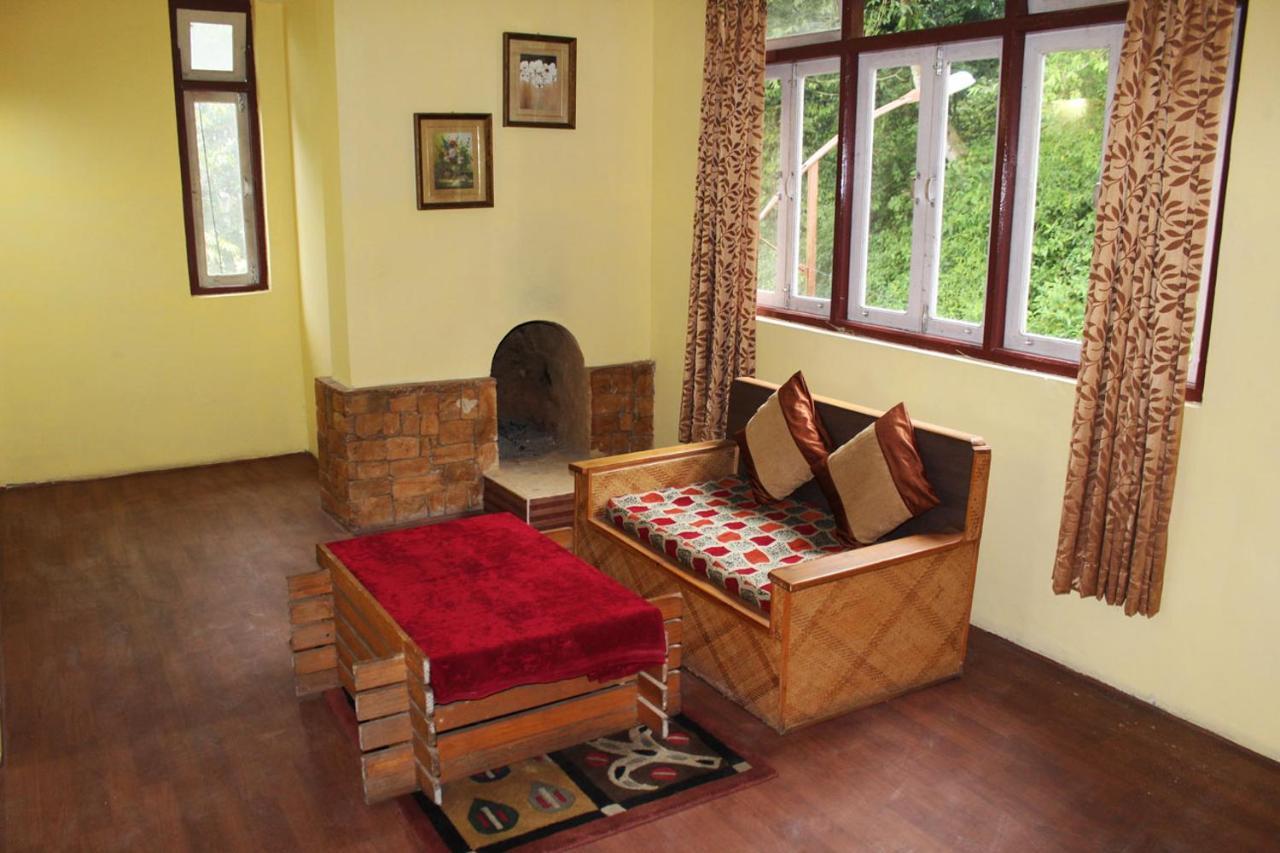 Norling Retreat Hotel Pelling Exterior foto