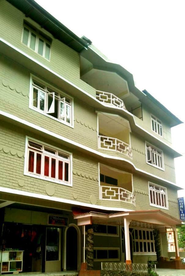 Norling Retreat Hotel Pelling Exterior foto